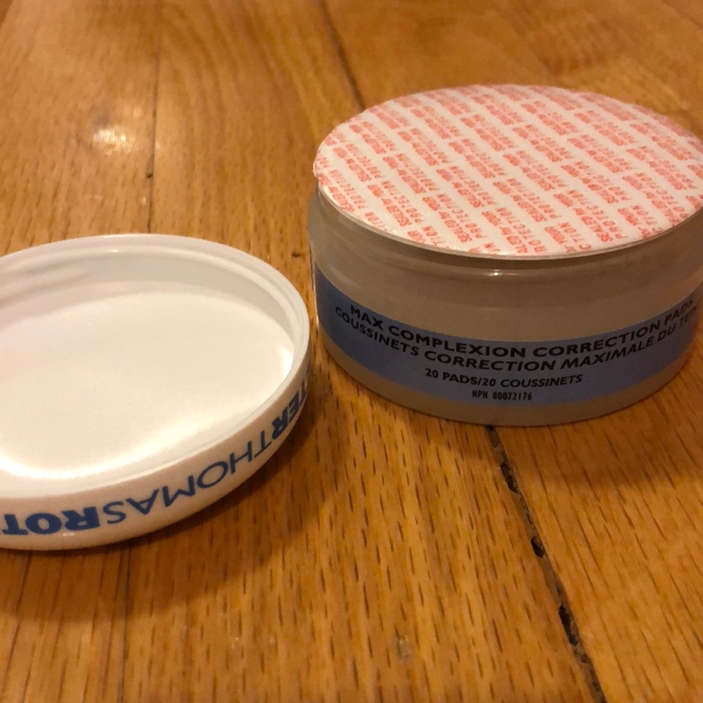 Peter Thomas Roth Complexion Correction Pads - Picture 2 of 2